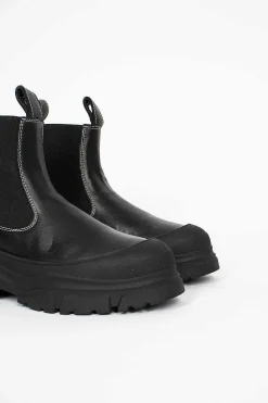 Fabulous Boot Black