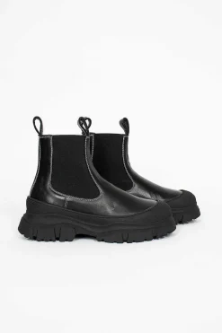 Fabulous Boot Black