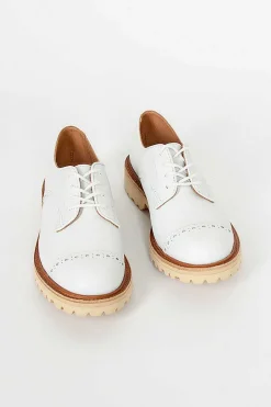 Linda Aniline White Tramper