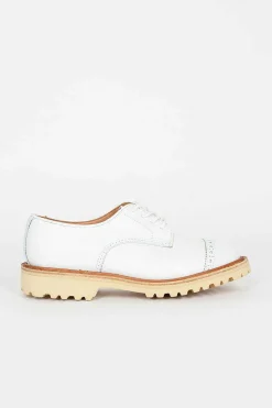 Linda Aniline White Tramper