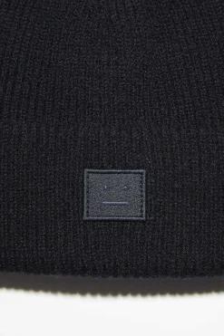 Small Ribbed Beanie Black