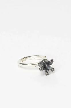 Valeria 3 Flower Ring