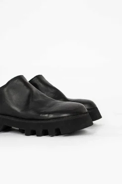Zo01V Sabot Slip-On
